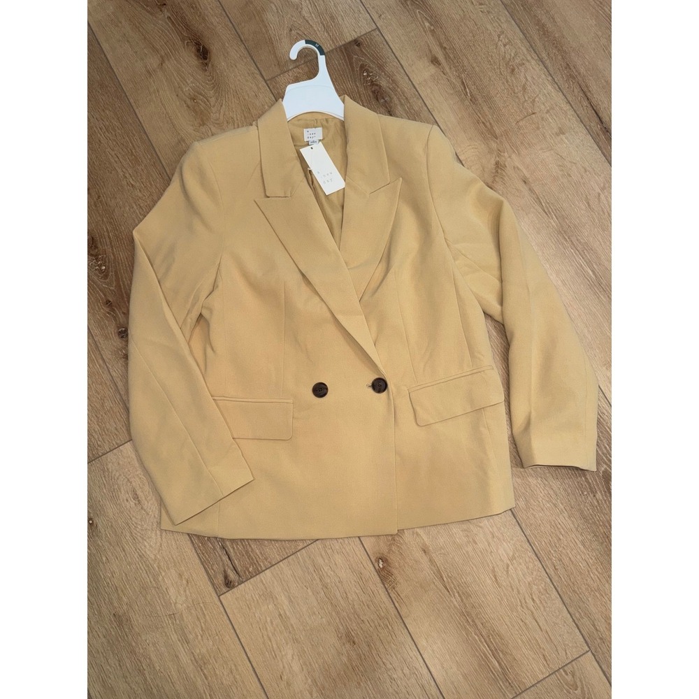 A New Day Womens Double Breasted Blazer Beige Tan Peak Lapel Jacket Size M NWT - Picture 2 of 4